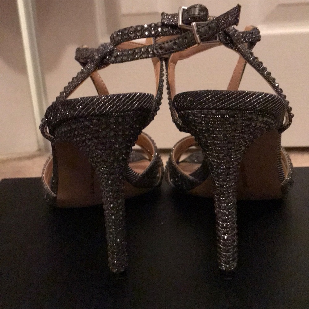 Heels - Picture 3 of 3